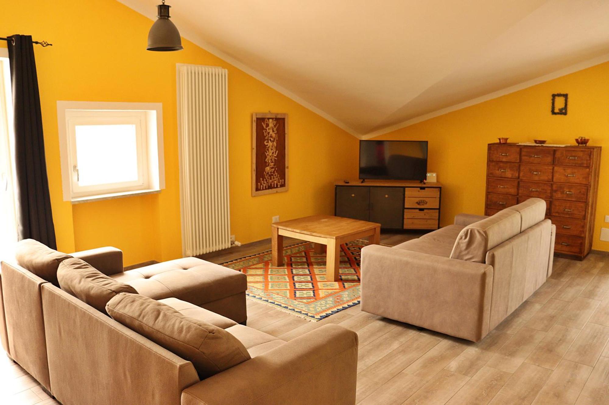 Lo Barbaboc Aparthotel Aosta